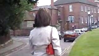 Pale skinned thiếu niên fucked xấu trong một doggy vị trí trong phim xxx ngắn bốn người sân khấu