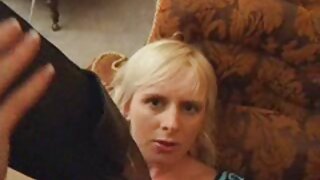 Lớn ngực rám nắng và tuyệt đẹp blondie được đóng đinh từ phía phim tarzan x sau trên ghế sofa