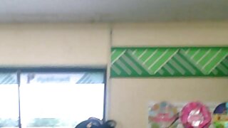 Busty và thực phim sex video xx sự nóng đồng tính nữ thưởng thức petting pussies với dildo trên đi văng